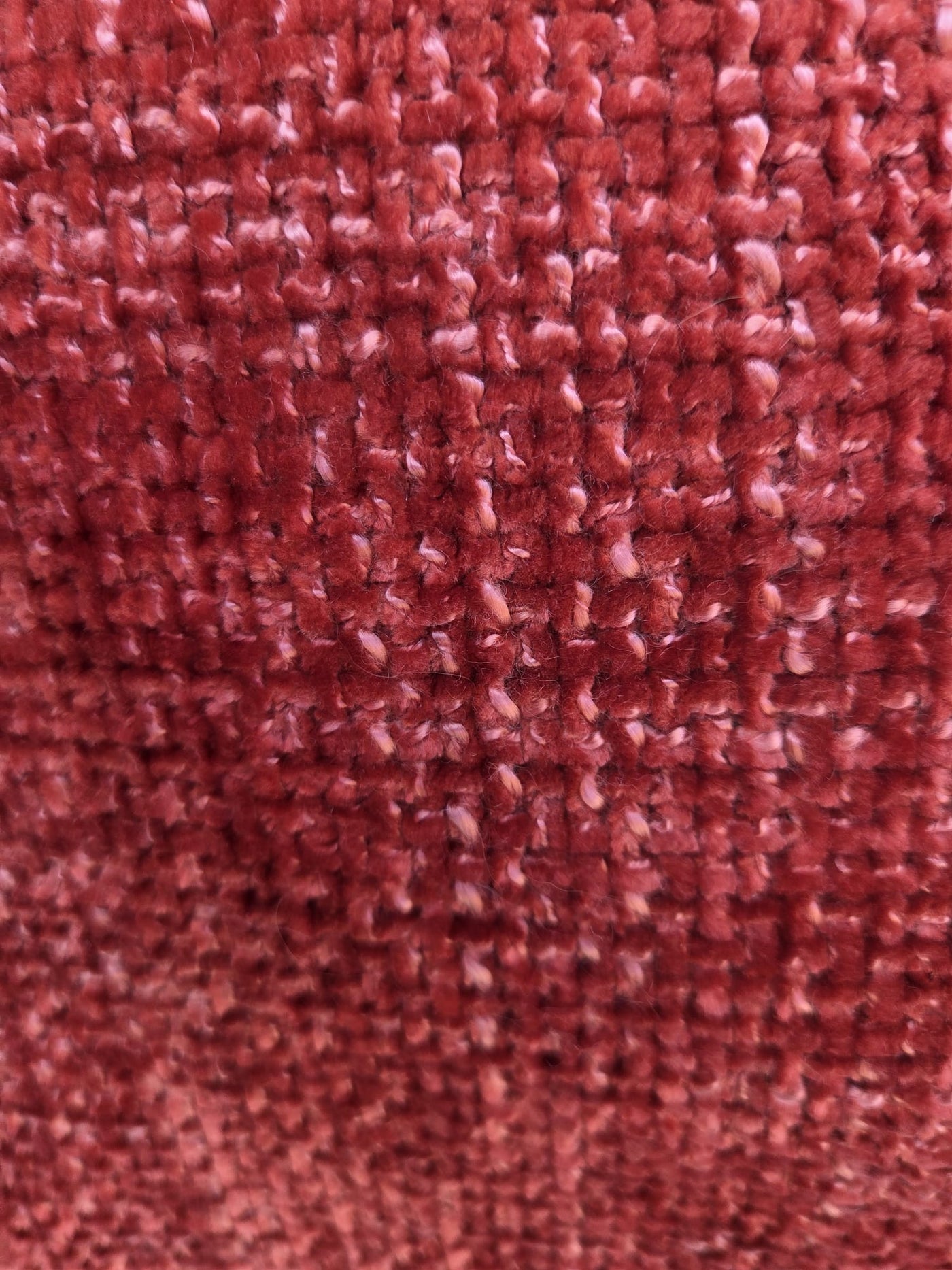 Sac “Rouge Ikoyi” – Velours texturé & finitions wax nouées