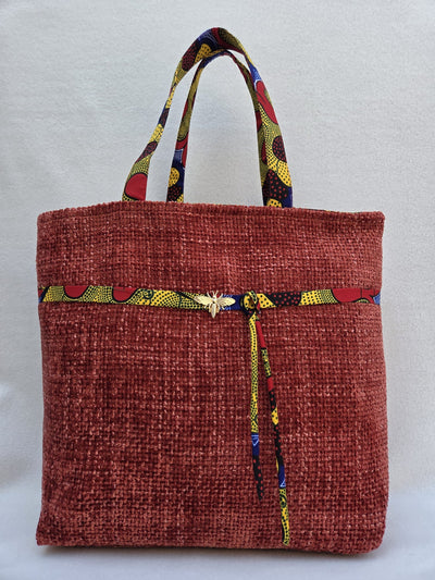 Sac “Rouge Ikoyi” – Velours texturé & finitions wax nouées