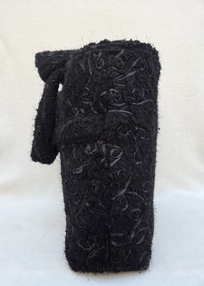 Sac “Noir Minuit” – Texture florale & contraste doré