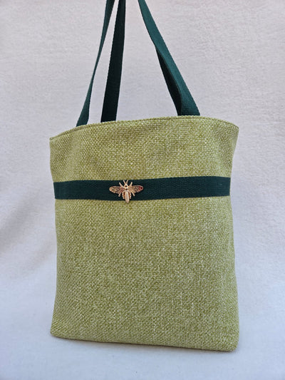 Sac “Fraîcheur Urbaine” – Vert tendre & détails contrastés