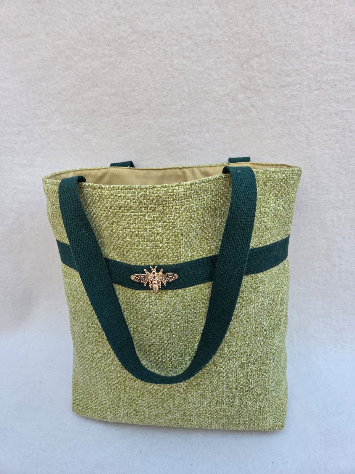 Sac “Fraîcheur Urbaine” – Vert tendre & détails contrastés